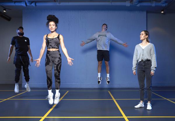 The Gymbox ‘Weight lifted’ class uses therapeutic tremoring / photo: gymbox