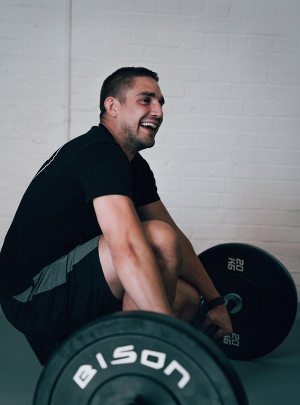 The tech allows one PT to train 50-100 people online / photo: Another Round
