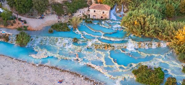 The famous terraced pools of Saturnia are free to the public but often overcrowded / photo: shutterstock/leoks