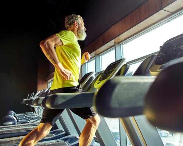 A high VO2 max in your 40s should set you up for an active retirement / photo: Shutterstock / r.classen