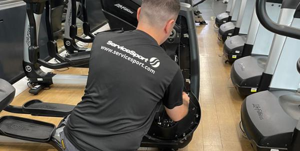 Highly-trained engineers attend and repair in-situ / ServiceSport