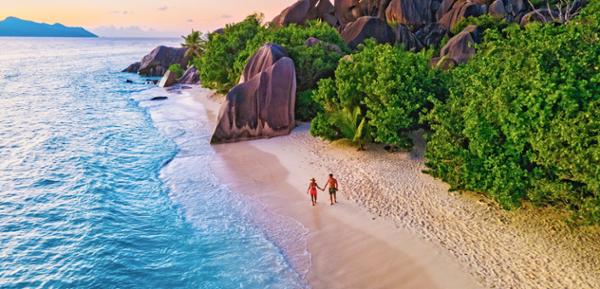 The global wellness economy will reach $8.5 trillion by 2027 / shutterstock/fokke baarssen
