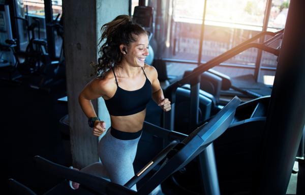 Keeping cardio in the mix is vital for longevity / photo: Shutterstock/Aleksandar Malivuk
