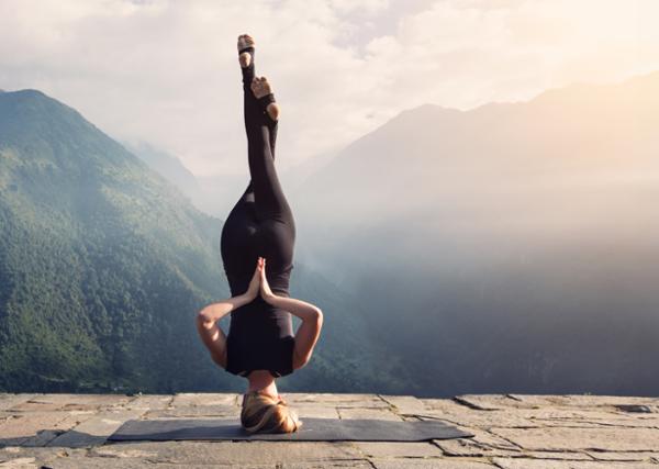 Good balance is a life skill that yields increasing benefits as people age / photo: Shutterstock / AnnaTamila 