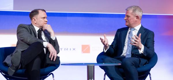Edwards (left) interviews sports minister Stuart Andrew on stage at the Active Uprising conference 2024 / photo: carmen valino