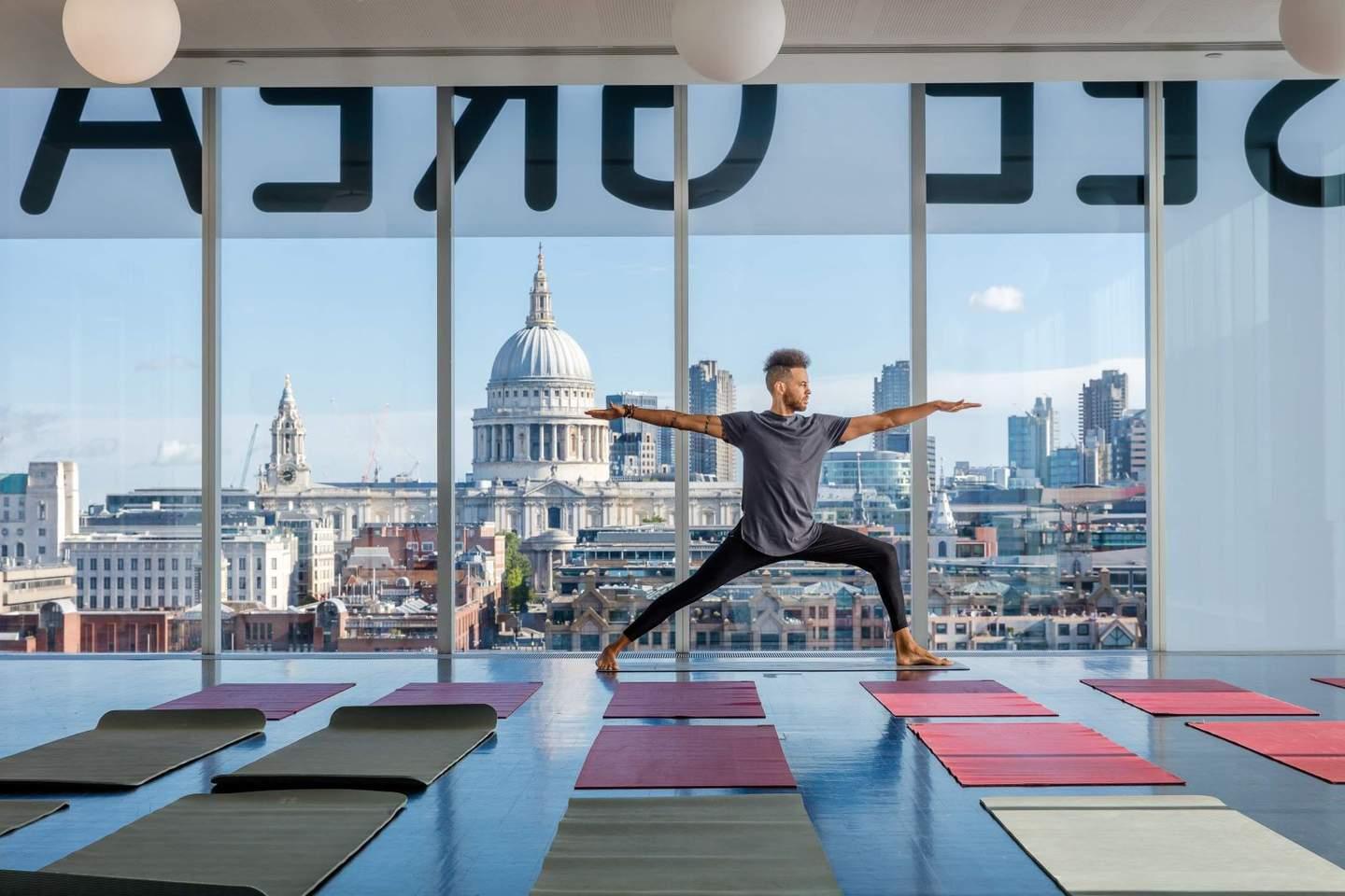 The Tate Modern: an iconic spot for yoga / Tate Modern/© Dan Weill