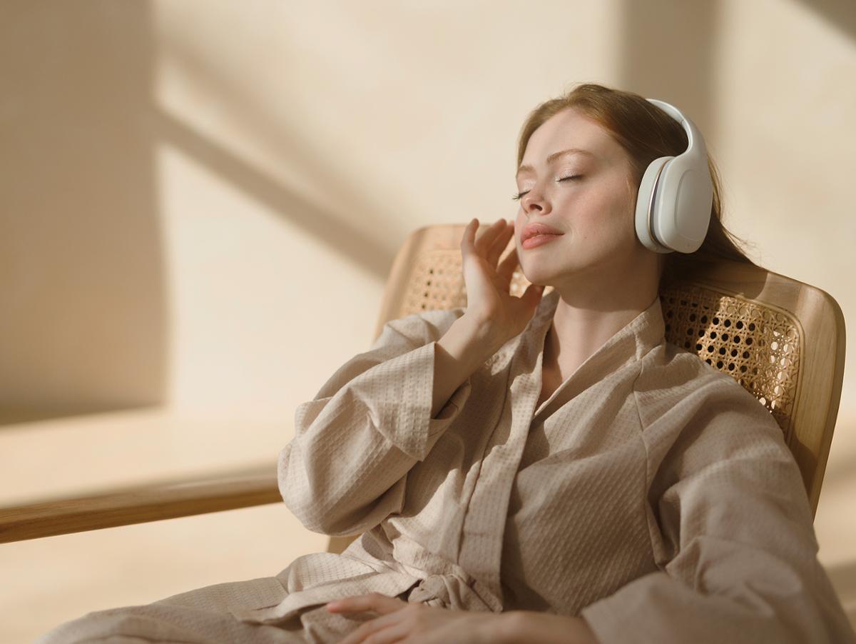Myndstream curates bespoke audio content to boost health and wellbeing outcomes / Shutterstock/KDdesign_photo_video
