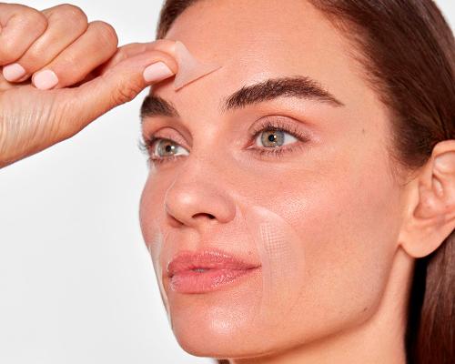 111Skin recommends wearing the patches for a minimum of 2 hours or overnight / 111Skin