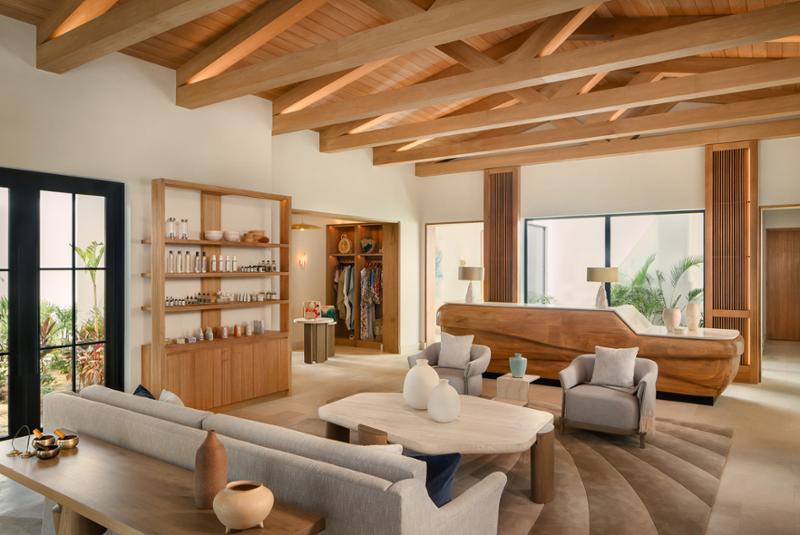  / Four Seasons Resorts & Hotels