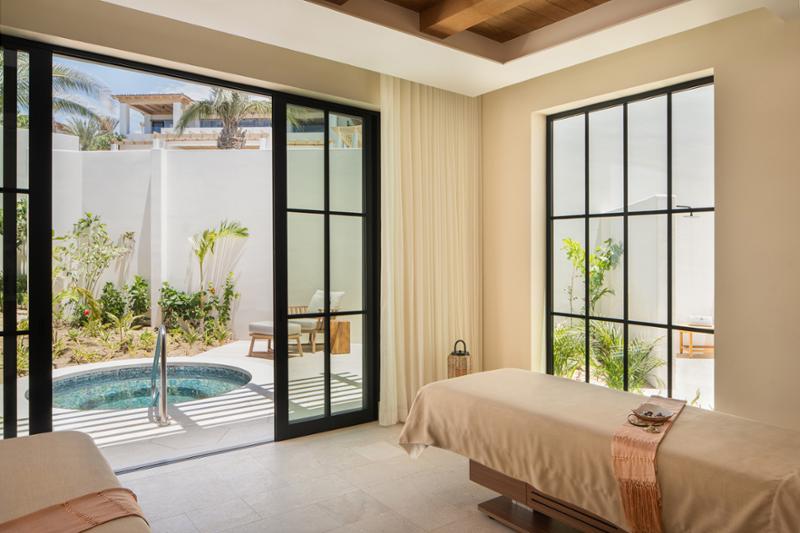  / Four Seasons Resorts & Hotels