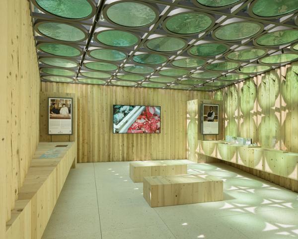 Issoufou enlisted local glassmakers for the ceiling / Photo: ©Rolex: Matthieu Gatsoutif Issoufou enlisted local glassmakers for the ceiling / Photo: ©Rolex: Matthieu Gatsoutif