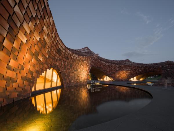 Kuma enlisted local artisans to create the handmade tiles that clad the UCCA Clay Museum in Yixing, China