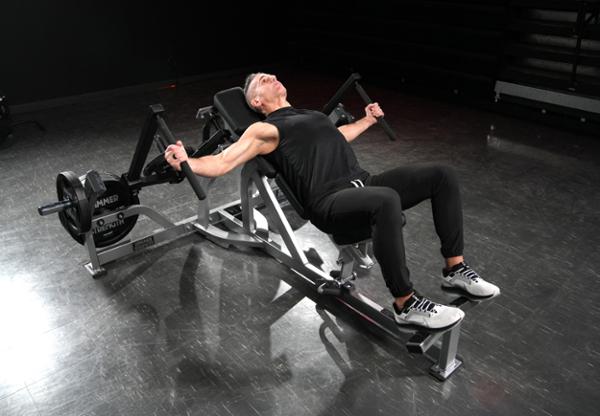 Multi-directional force is applied via Dual Axis Technology / photo: Life Fitness / Hammer Strength