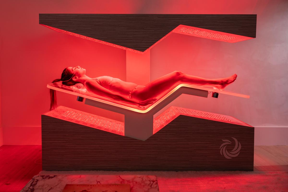 The bed combines with multiple wellness technologies / Ammortal Chamber