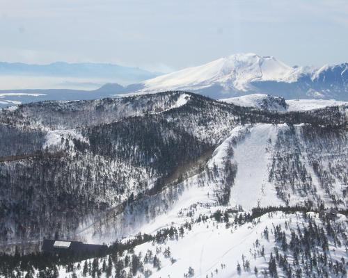 No off season – the Kusatsu International Ski Area draws tourists through the winter / Shutterstock/Top Photo Corporation