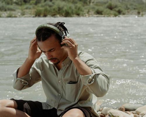 Music for health & wellbeing / pexels-cottonbro-9941061