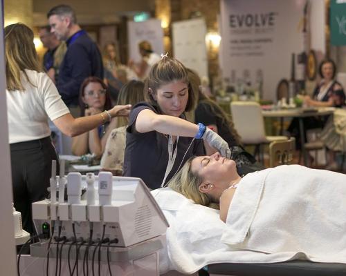 Structured speed-networking forums took place and buyers visited suppliers to experience products and services during the expo / Spa Life 