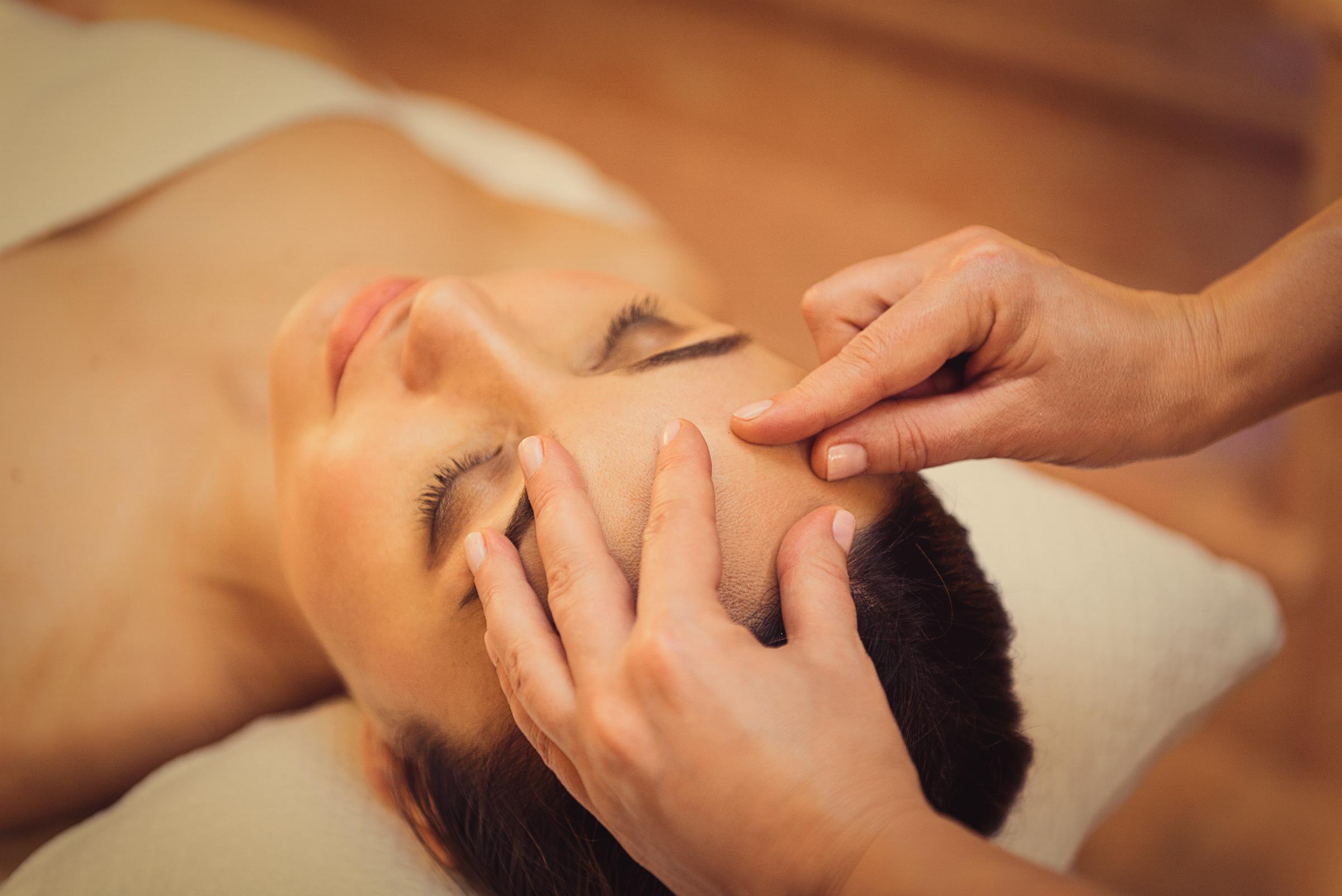 Omnisens' Pure collection is used in three new facials / Omnisens Omnisens' Pure collection is used in three new facials / Omnisens