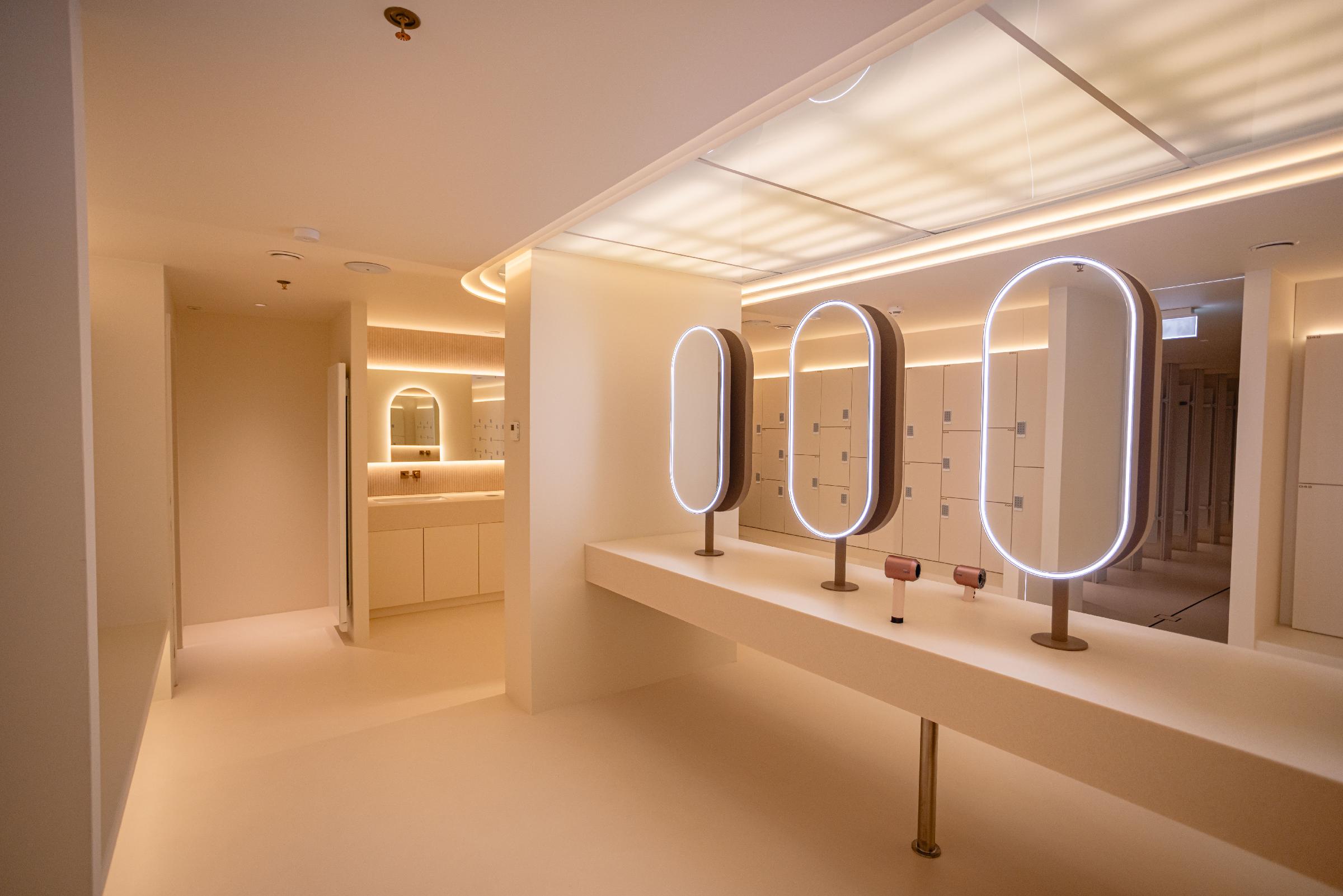 The changing rooms are high end / Soren Kristensen The changing rooms are high end / Soren Kristensen