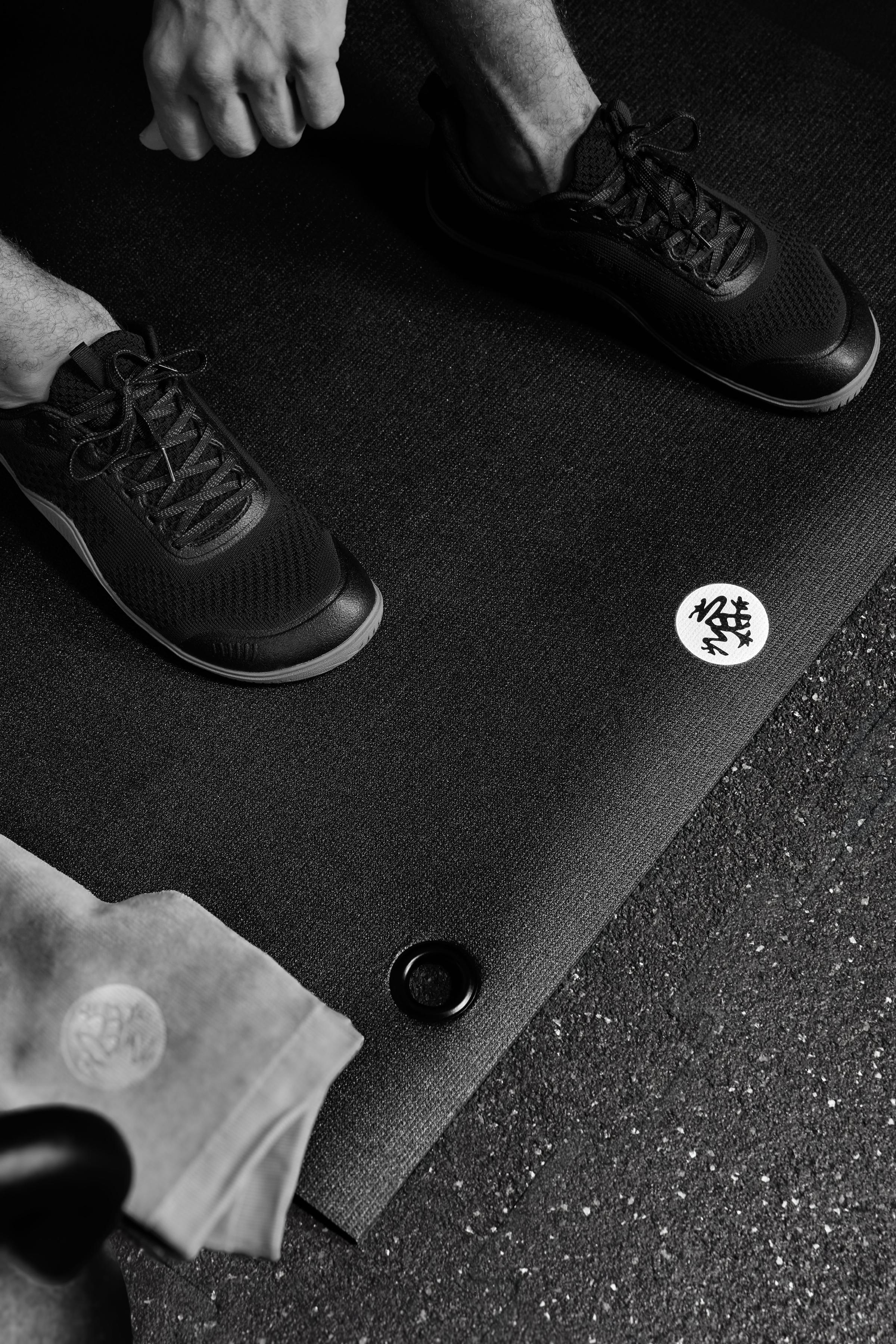 Manduka's latest premium yoga mat belongs to the PRO Series, the P/ROX / Manduka Manduka's latest premium yoga mat belongs to the PRO Series, the P/ROX / Manduka