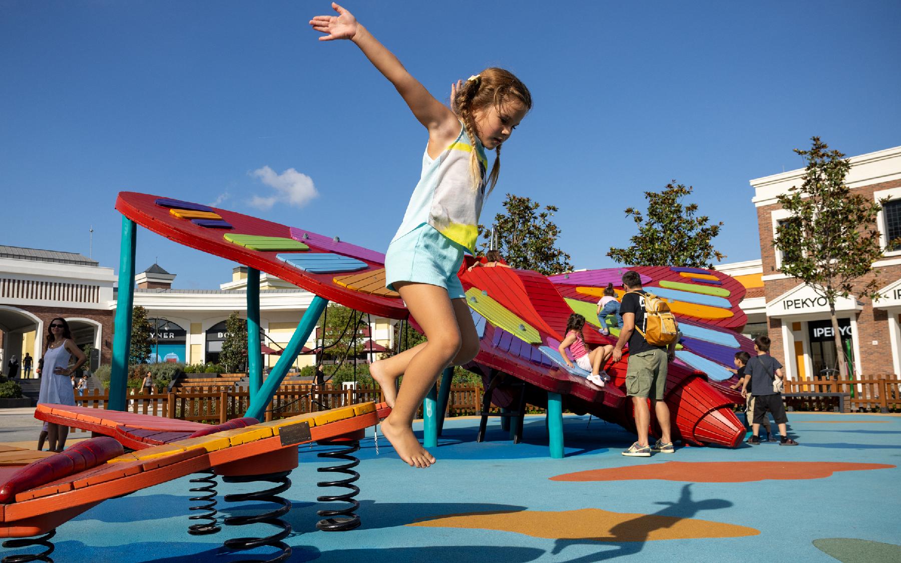 Tema World playground