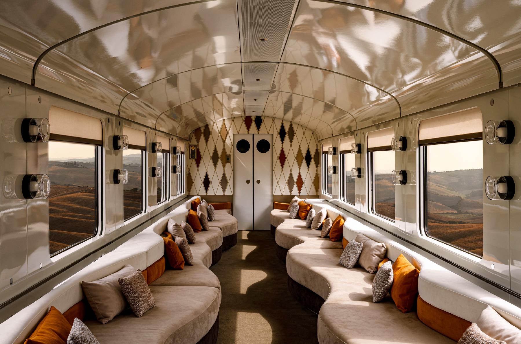 La Dolce Vita’s lounge car