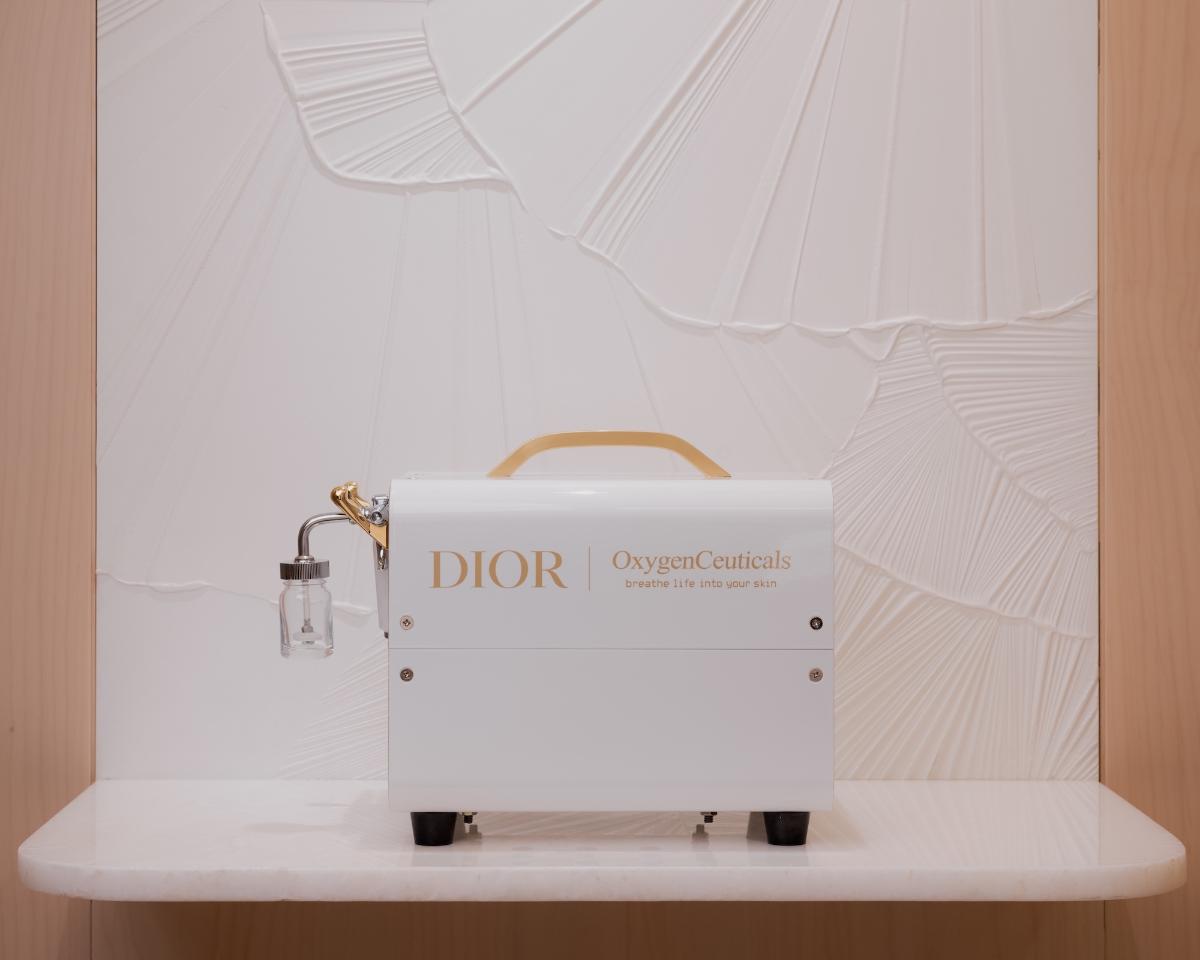 O2 Dior Spray (OZ Portable) / Photo courtesy of Dior