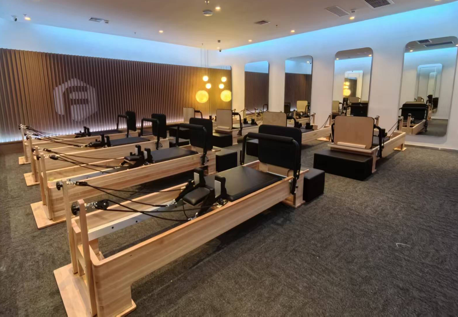 Pilates equipment layout