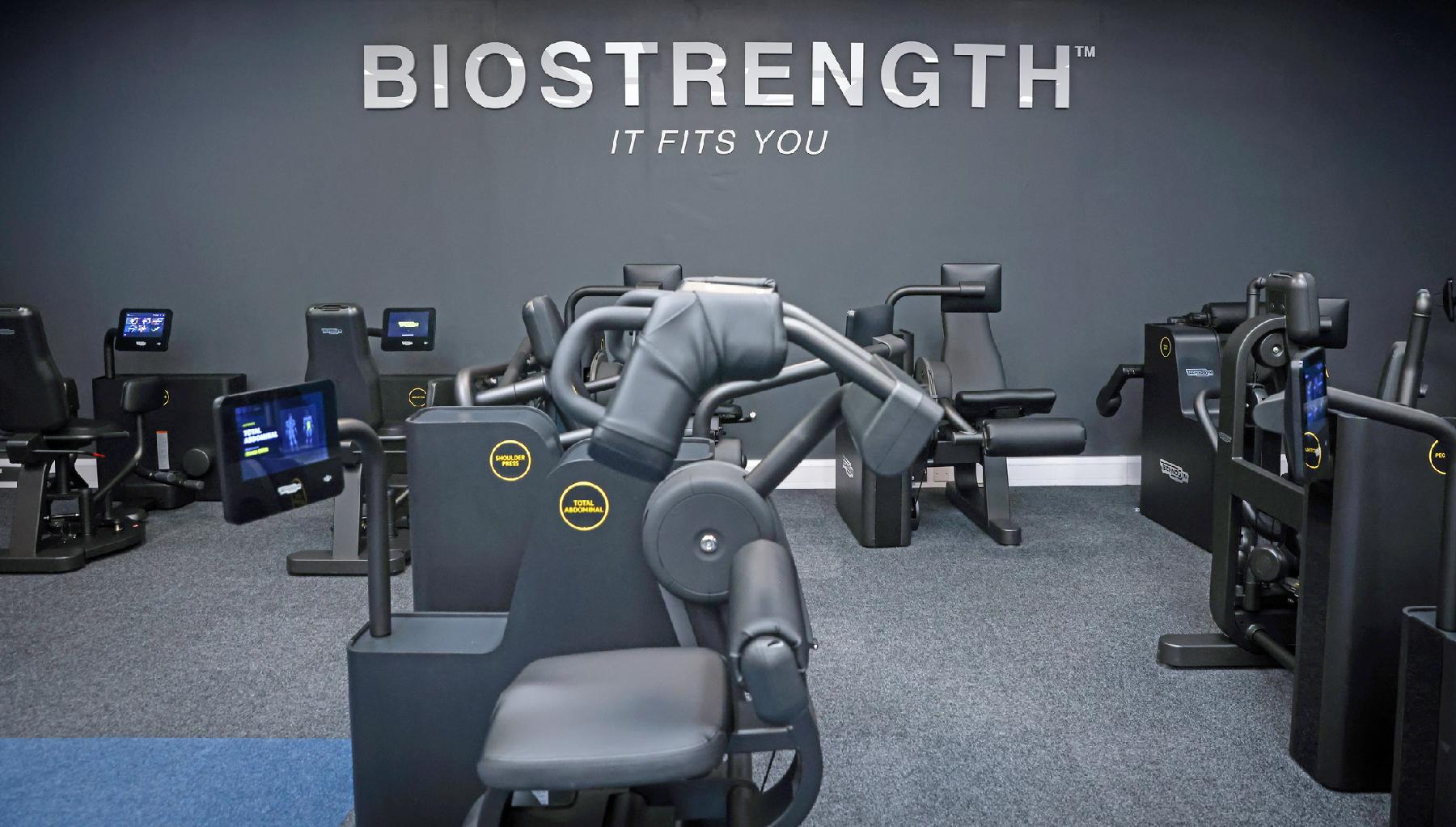 Biostrength machines adjust loads using AI-driven biofeedback
