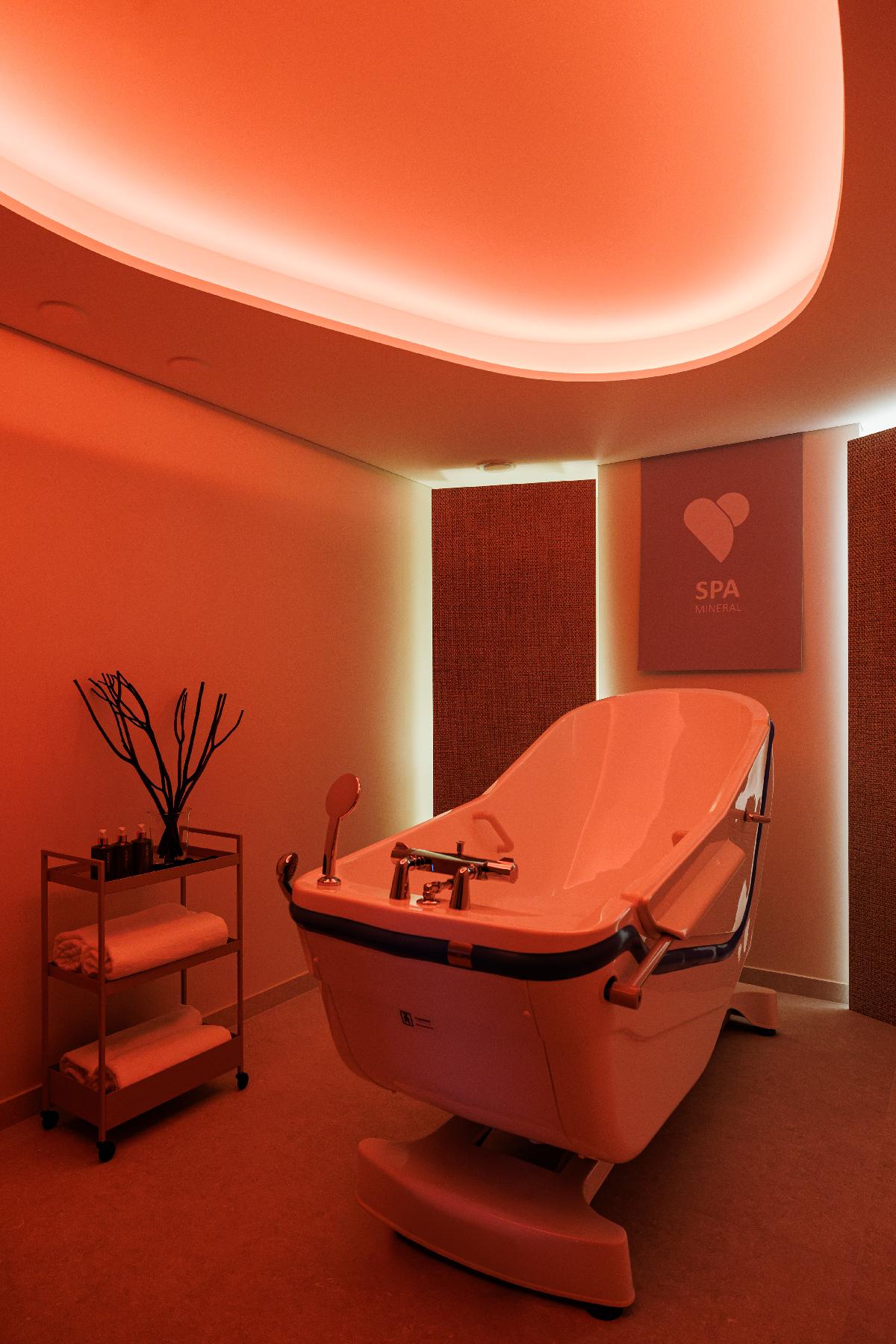 Bathing systems for individuals with varying levels of mobility are available / Addere Care Vilnius