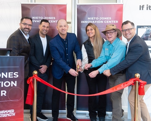 Honorary Guests, Leadership Cut Ribbon Credit: Life Fitness
