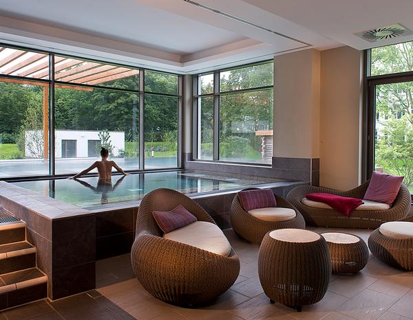 At Aspria Uhlenhorst in Hamburg, Germany, the club interiors mix sheer glamour with ‘aspirational home’ comfort