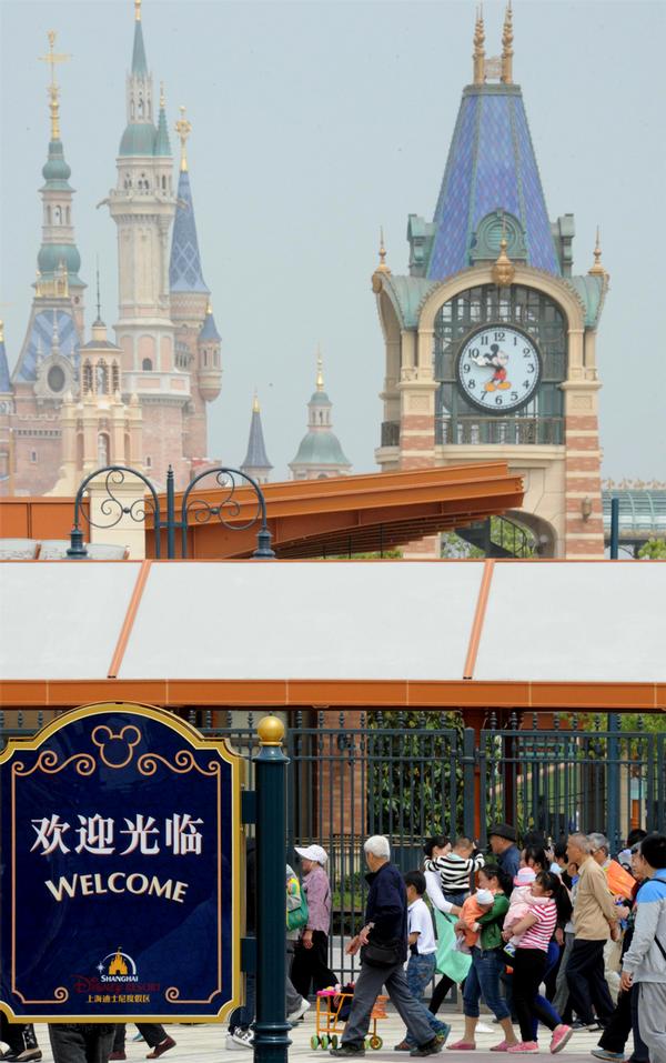 Tickets to Shanghai Disneyland’s 
opening day sold out within hours