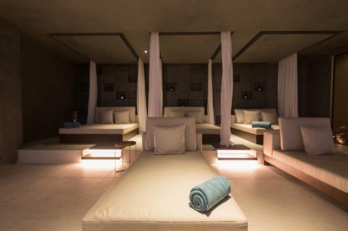 The club is outfitted with LivNordic’s ‘Wellness the Nordic Way’ concept, infusing the design, treatments, service and amenities of Nordic countries while being sensitive to the culture of the Middle East