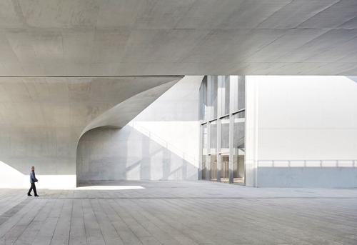 Atelier Deshaus’ design symbolises the area's industrial past / ©Hufton+Crow