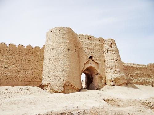 The city gate at Shara-i Sokhta, Iran / Wikimedia Commons / Rasool abbasi17