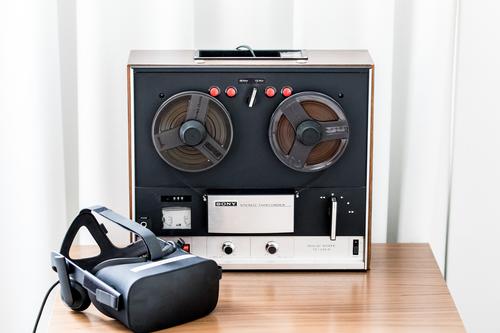 Visitors will be able to don virtual-reality headsets placed on the nightstands on either side of the bed / Fairmont Le Reine Elizabeth