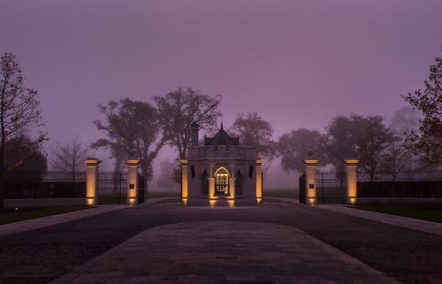 Meanwhile, the repair and enhancement of the surrounding 840-acre estate – complete with manicured lawns, newly planted trees and mature parkland – has been designed by ReardonSmith Landscape / Paul Lehane