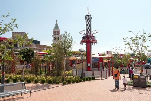 Kids' Tower climbs 9m and spins as you fall