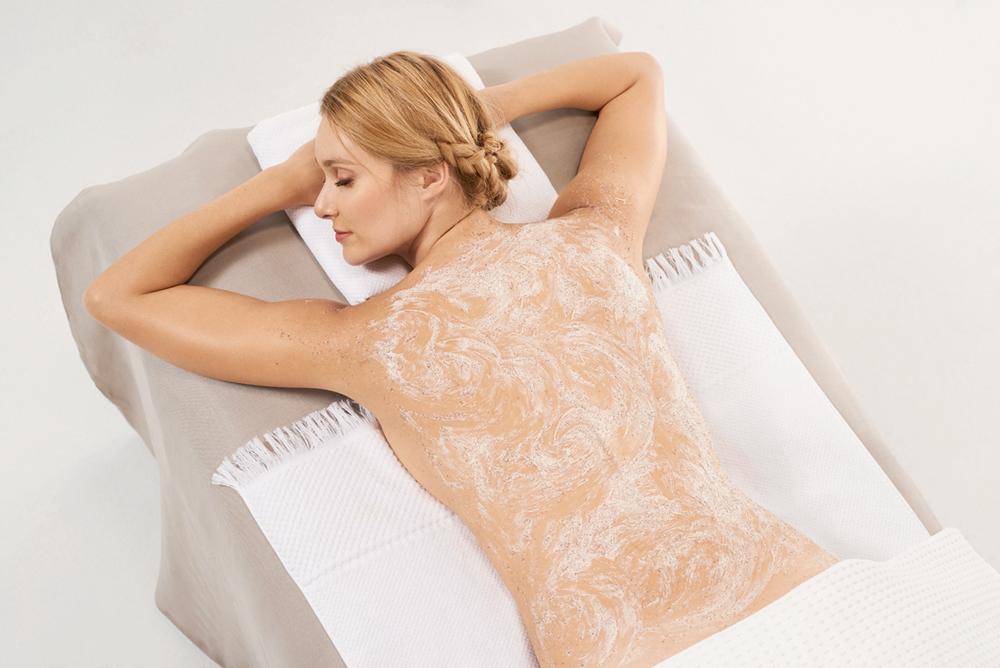 Aroma-Fusion is a customisable therapy that combines an aromatic concentrate with a body scrub and massage / 