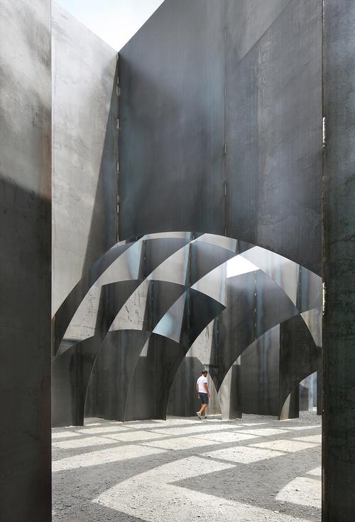 / Filip Dujardin