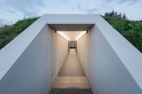 The installation is the latest of Turrell's Skyspaces, which are exhibited around the world / Photo by Florian Holzherr, courtesy of James Turrell