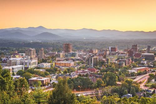 The hotel is located in the foothills of the Blue Ridge Mountains. / Courtesy of Hilton Hotels/Charlestowne Hotels