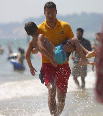 RNLI doubles lifeguard presence on UK beaches