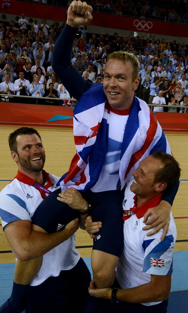 Sir Chris Hoy celebrates winning at London 2012 / PA Archive/Press Association Images