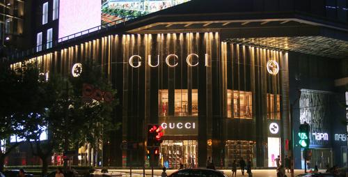 The chic new eaterie can only be accessed via an elevator inside the Gucci Shanghai boutique / Flickr.com / seannyK