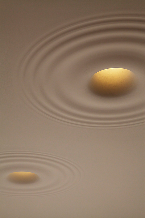 The treatment room ceilings
at evianSpa Tokyo feature 
water ripple effects