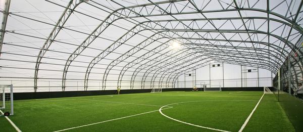 The Oxford Academy uses natural light and was built in partnership with Willmott Dixon