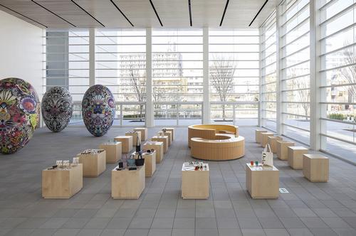 The museum aims to combine world art and local culture / Shigeru Ban Architects