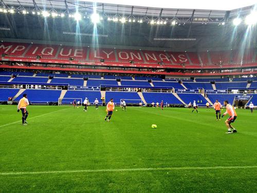 Olympique Lyonnais players train in the new stadium ahead of its curtain-raiser against Troyes / Olympique Lyonnaise